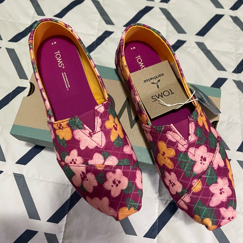 Toms